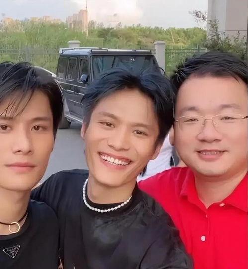 小杨最新爆料,揭秘娱乐圈最新热点事件  第2张